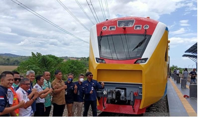 Gubernur Sulsel Nurdin Abdullah Optimis Proyek Kereta Api Rampung Akhir 2021