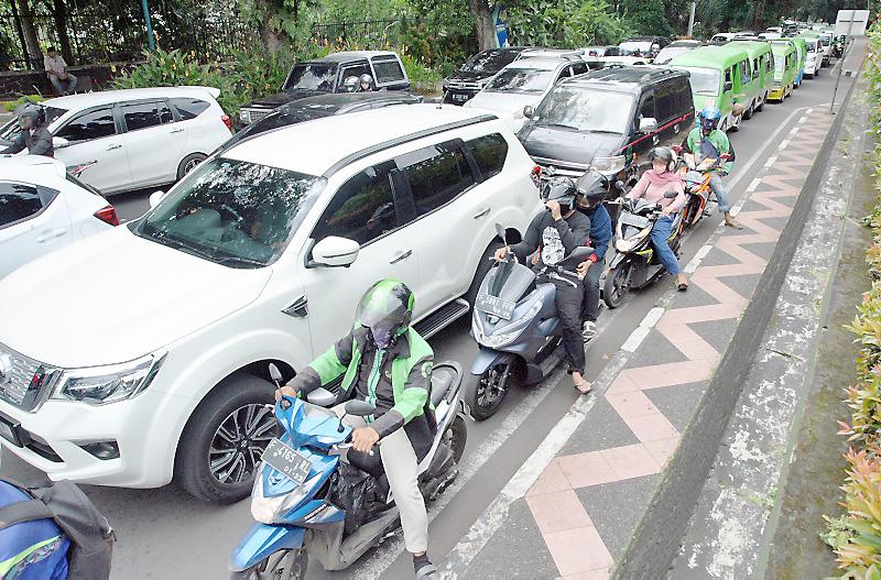 Melintas Jalur Puncak Wajib Tunjukan Hasil â€œRapid Testâ€ Antigen