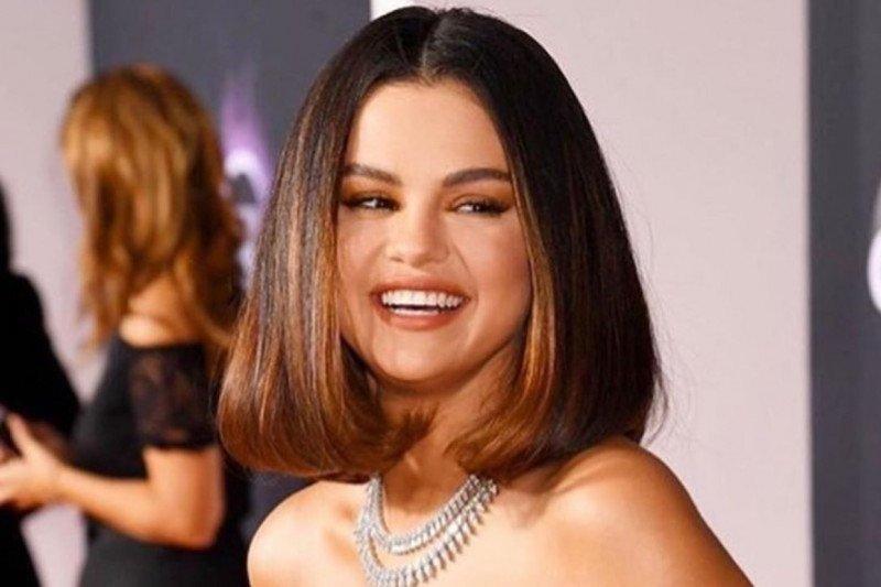 Selena Gomez Rilis Lagu Berbahasa Spanyol