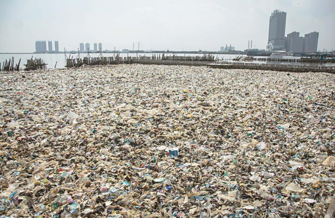 Cegat Sampah, Teluk Jakarta Bakal Dijaga Jaring-jaring