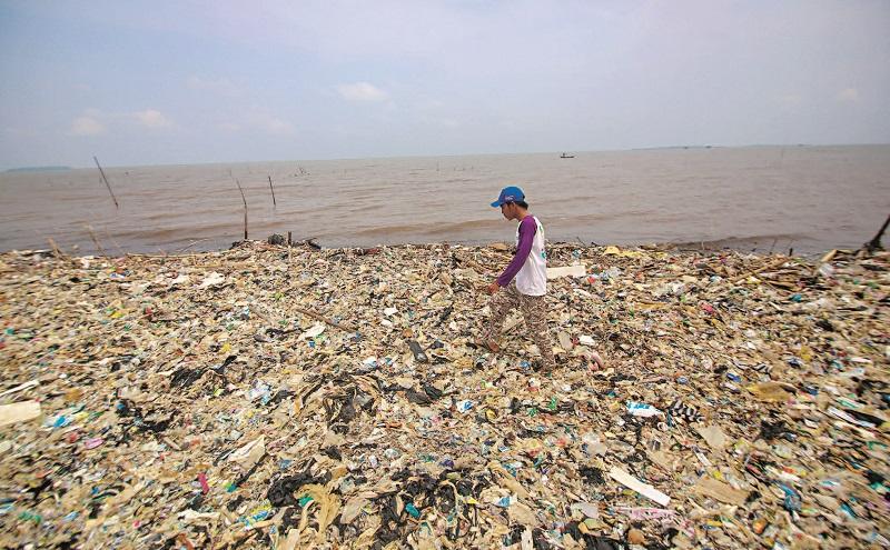 SAMPAH DI PANTAI TANJUNG BURUNG