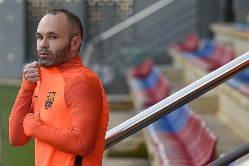 Iniesta Kecewa Barca Terhenti