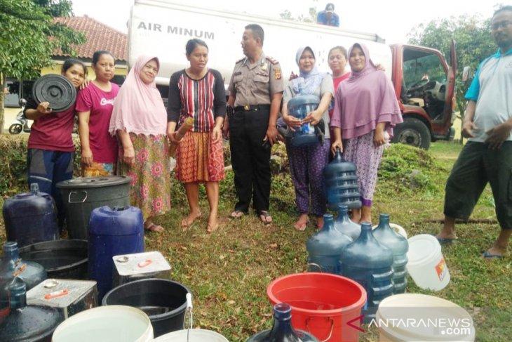 Atasi Kekeringan di Bogor, Dua Truk Tangki Air Diterjunkan