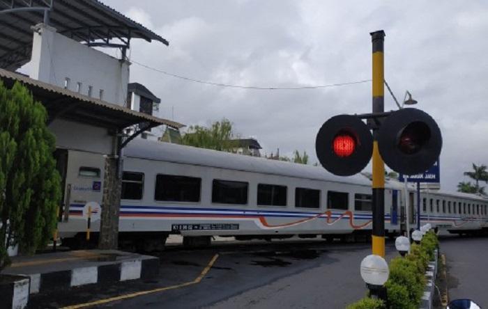 Waspadai Pelintasan Kereta Sebidang