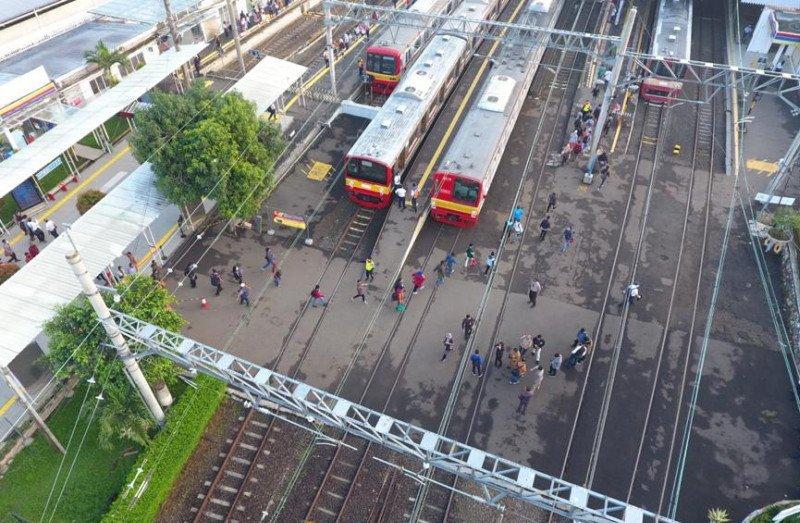 Bus Gratis Mampu Urai Kepadatan di Stasiun