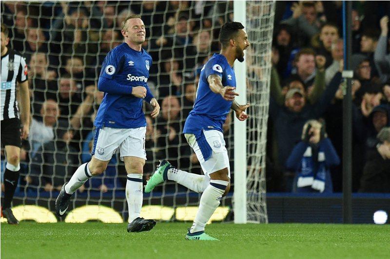 Walcott Pastikan Kemenangan Everton