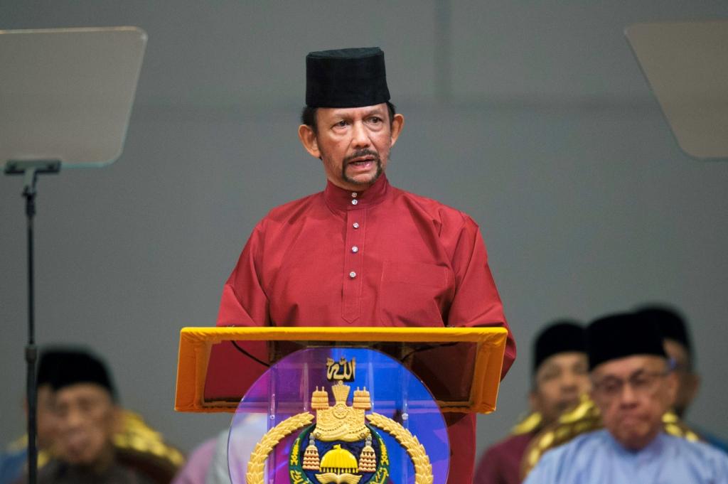 Brunei Tunda Hukuman Mati Bagi Pelaku LGBT