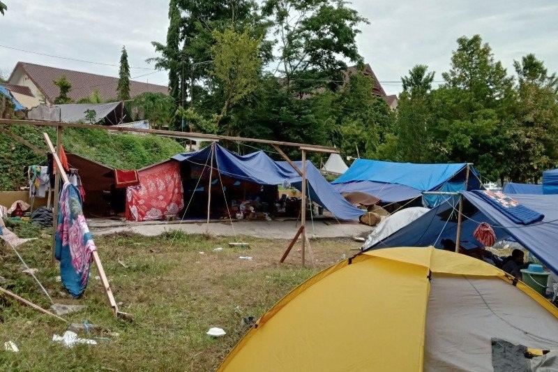 Ribuan Pengungsi di Mamuju Belum Mau Pulang ke Rumah