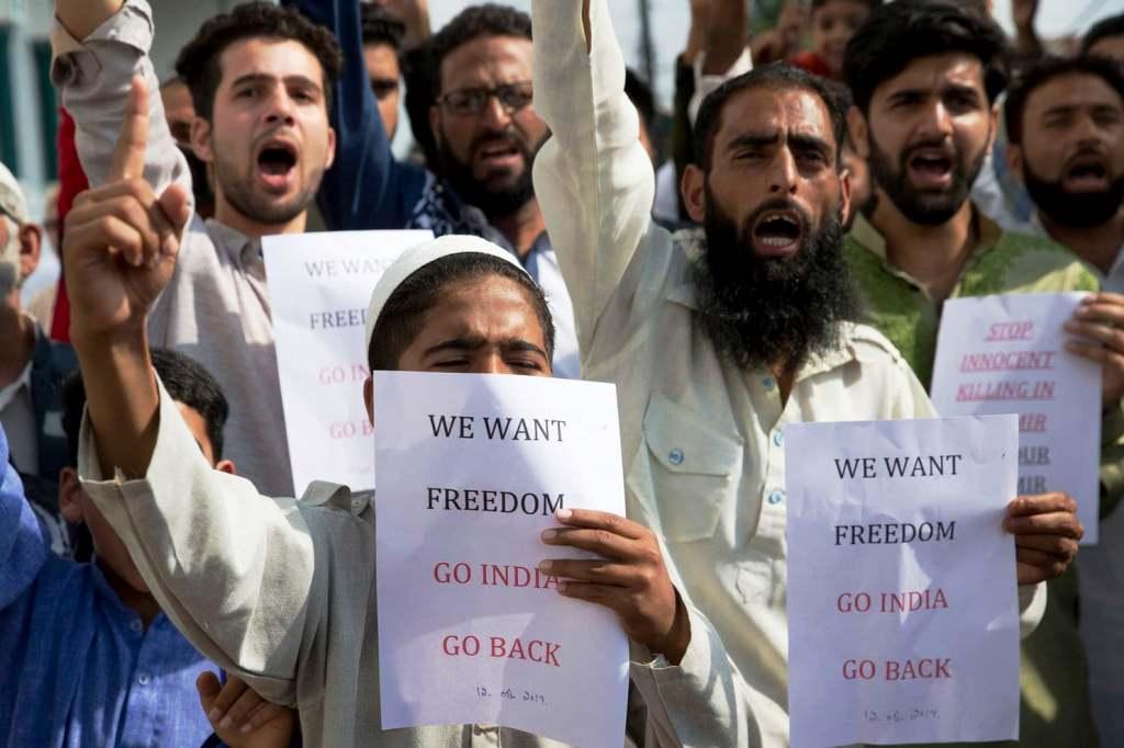 Ribuan Warga Kashmir Ditahan
