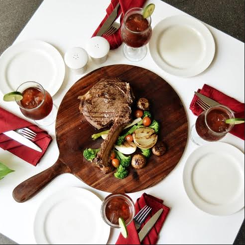 Ramaikan Hari Kemerdekaan di Saffron Restaurant dengan Tomahawk Steak