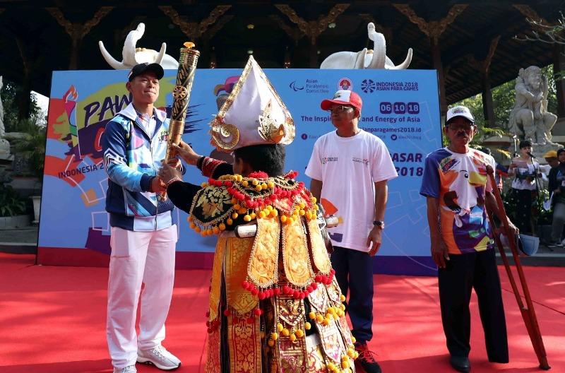 Pawai Obor Asian Para Games Meriahkan Denpasar