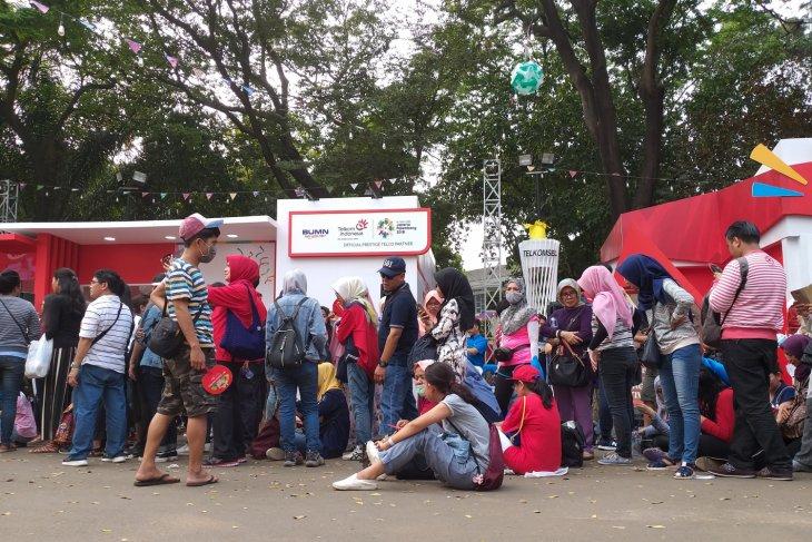 Tujuh Jam Antre untuk Beli Suvenir di GBK