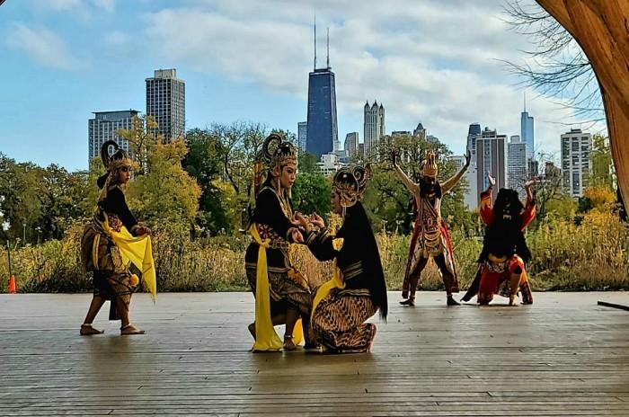 Tim Tari KJRI Chicago Pukau Konferensi Ramayana Dunia