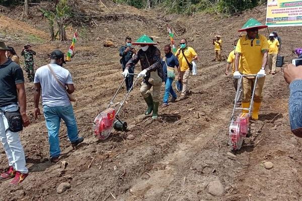 Pemkab Maybrat Canangkan Gerakan Menanam