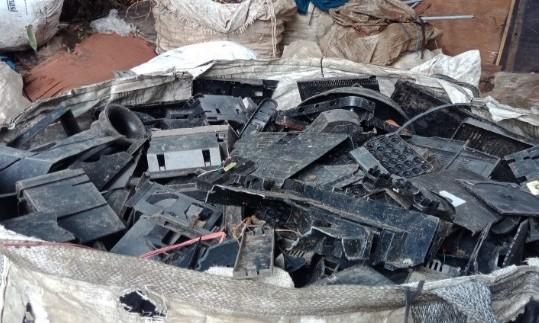 E-Waste  Jadi Beban Polusi  Indonesia