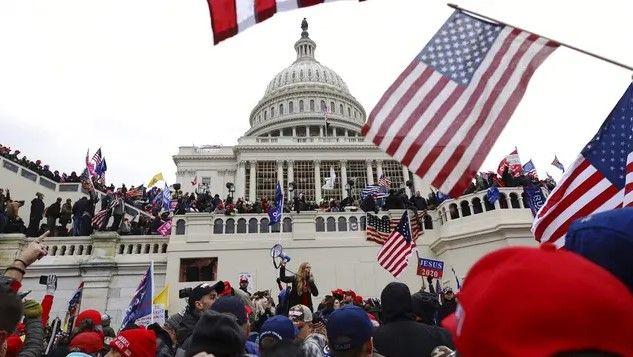 Premis Amerika Serikat di Ambang Kemunduran