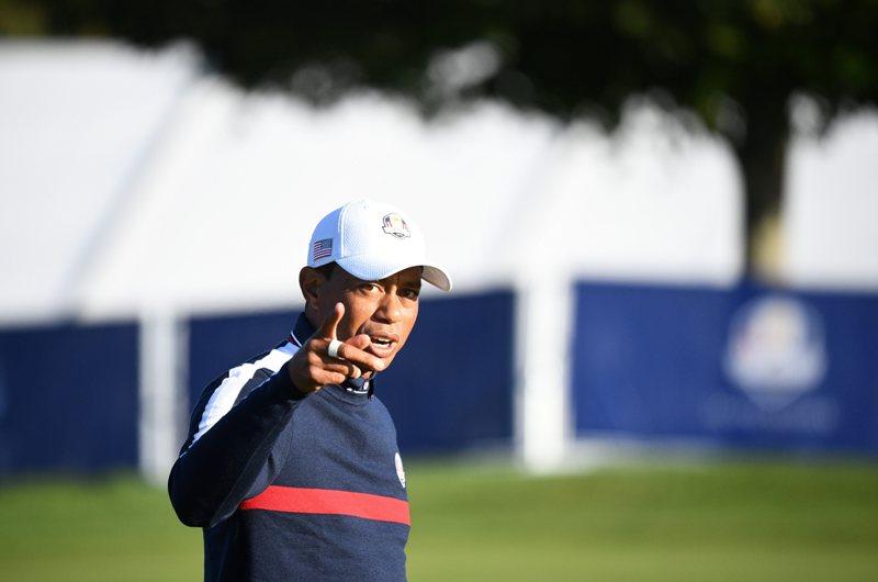 Tiger Woods Akhiri Paceklik Gelar