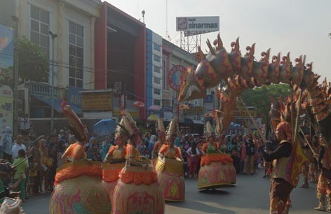 Ribuan Warga Bogor Saksikan Pawai Helaran