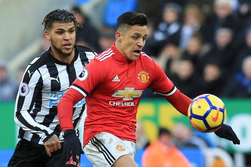 Newcastle Taklukkan MU