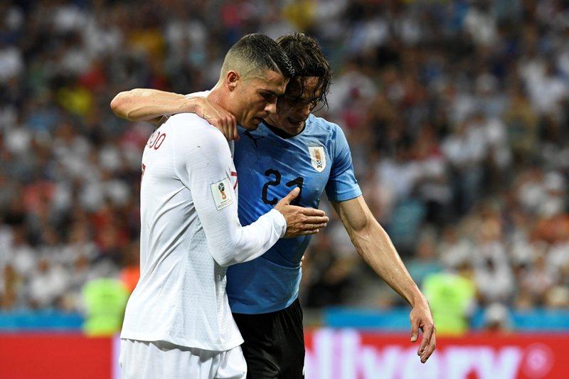 Impian Ronaldo Dibuyarkan Cavani