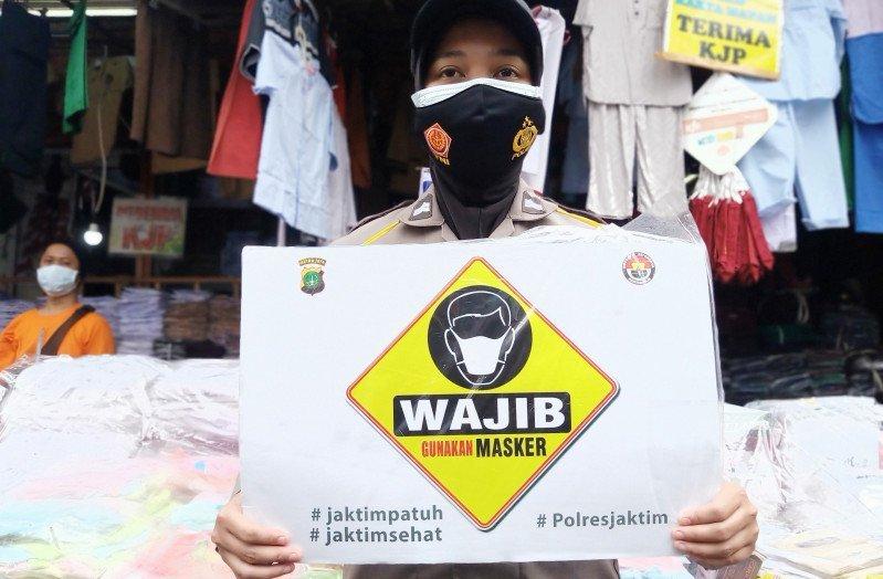 Anies Inginkan Masyarakat Miliki Persediaan Masker 