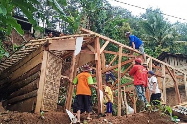 Ini Kerusakan Akibat Tertimpa Tanah Longsor di Kediri