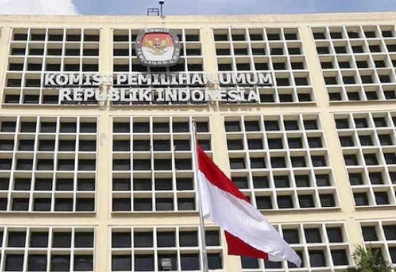 Brimob Bersiaga di Kantor KPU