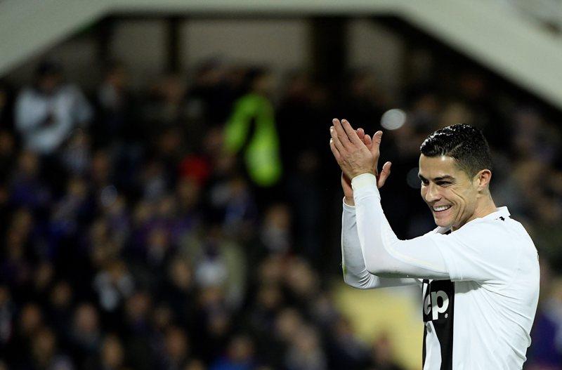 Ronaldo Kokohkan Posisi Juventus