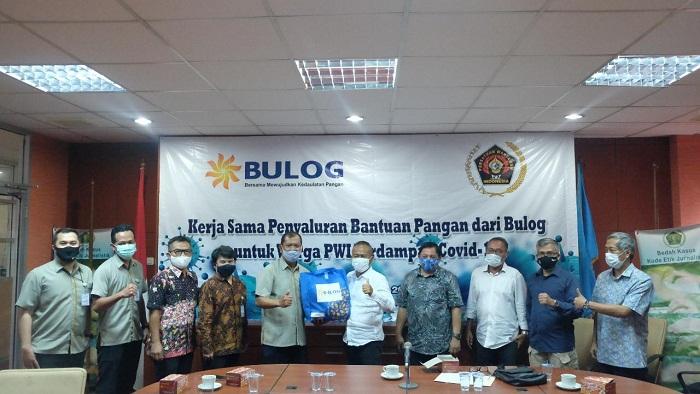 Bulog Gandeng PWI Salurkan Pangan ke Warga Terdampak Covid-19