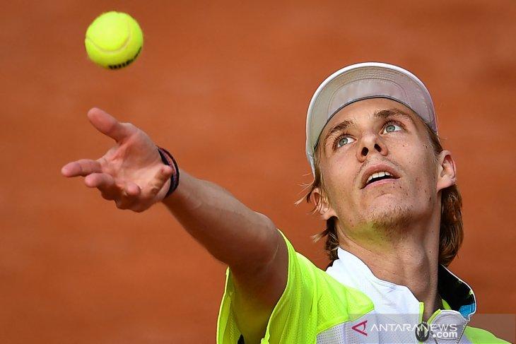 Dilarang Ke Toilet, Shapovalov Merajuk pada Wasit