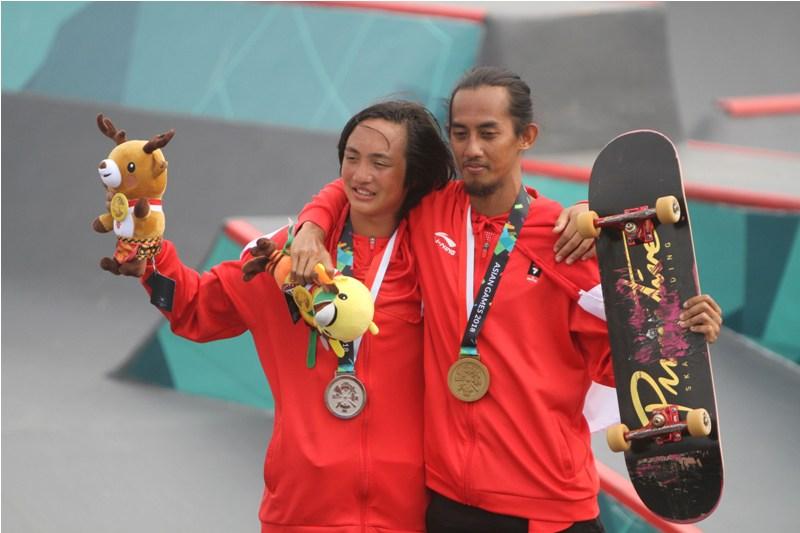 Skateboard Sumbang Perak dan Perunggu