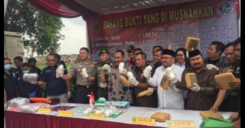 Polres Jakarta Barat Musnahkan 1,3 ton Ganja