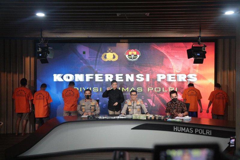 Bareskrim Sita 8,2 Kg Sabu dan 21 Ribu Butir Ekstasi Asal Malaysia