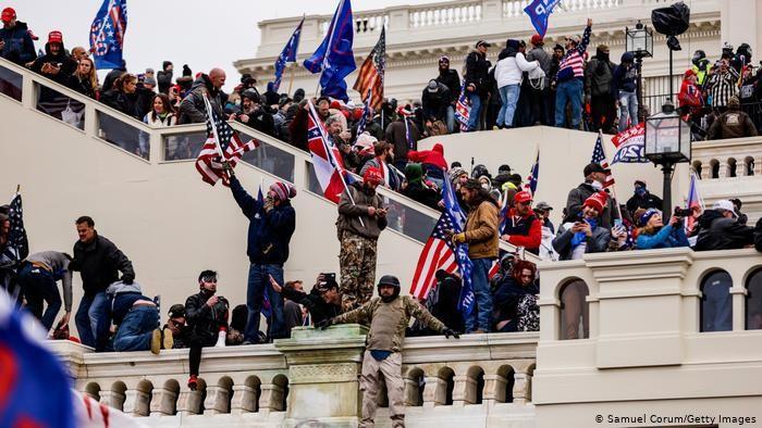 Dunia Terkejut oleh Pendukung Trump yang Menyerbu Capitol AS