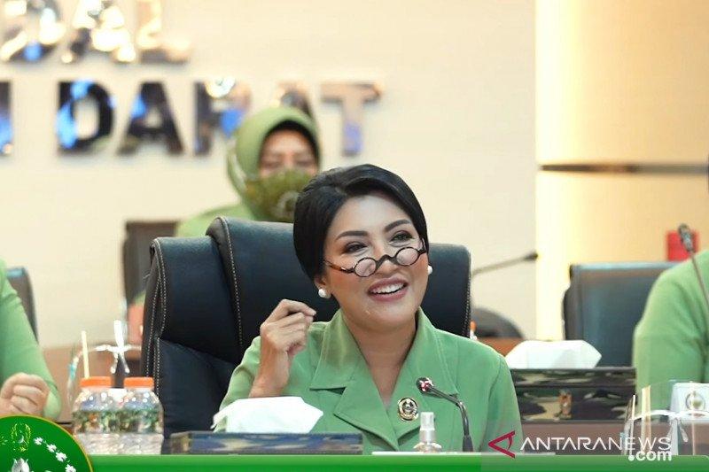 Istri KSAD Apresiasi Kegiatan Organisasi Edukasi Vaksinasi Covid-19