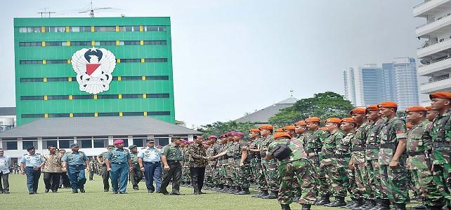 Tingkatkan Kepercayaan Rakyat pada Prajurit TNI