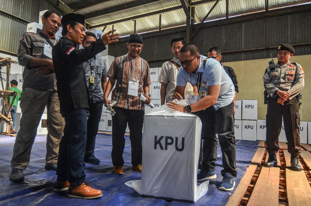 Temuan Kotak Suara Rusak, Teguran bagi KPU