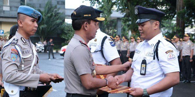 Kapolda Beri Penghargaan Tiga Satpam Ungkap 'Skimmer'