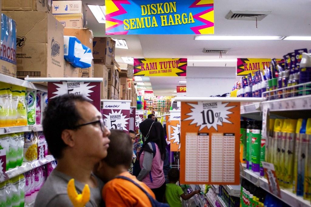 Usaha Retail Terbebani Bayar Pajak