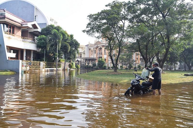 BANJIR ROB DI KOMPLEKS PANTAI MUTIARA