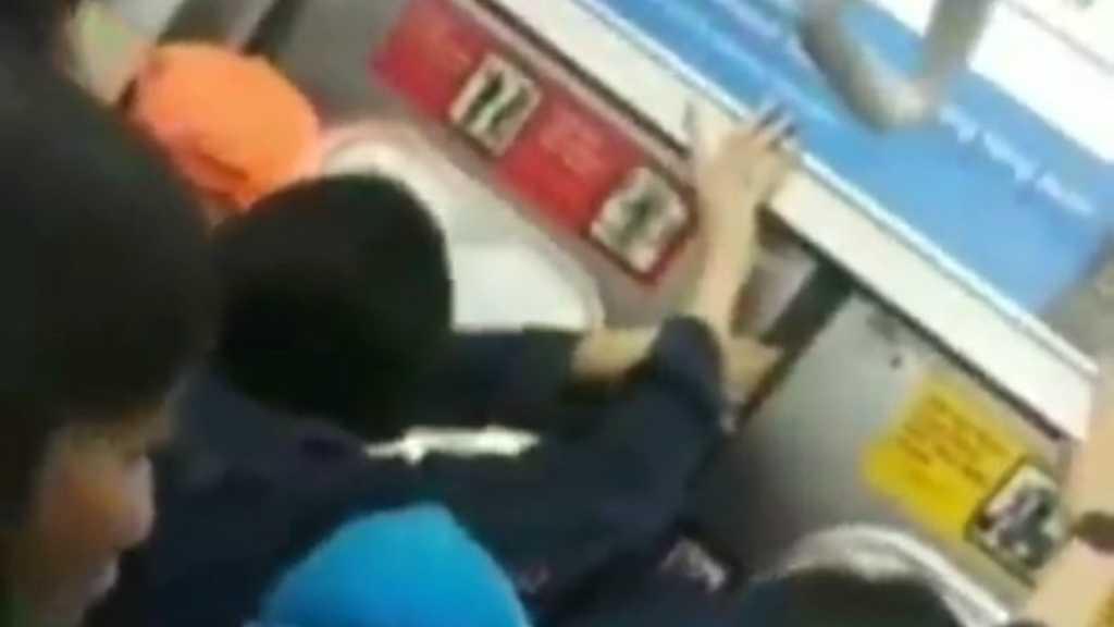 Jari Penumpang Krl Terjepit Dari Klender Hingga Cakung Koran