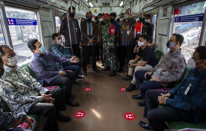 Mulai Senin,   Penumpang KRL Wajib  Pakai Lengan Panjang