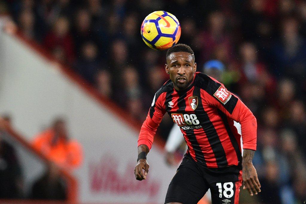 Jermain Defoe Terima Medali Piala Liga