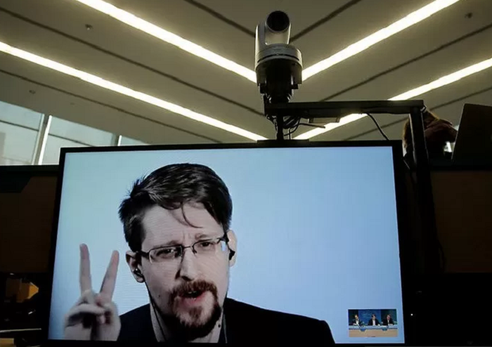 Trump Pertimbangkan Pengampunan Bagi Pembocor Edward Snowden