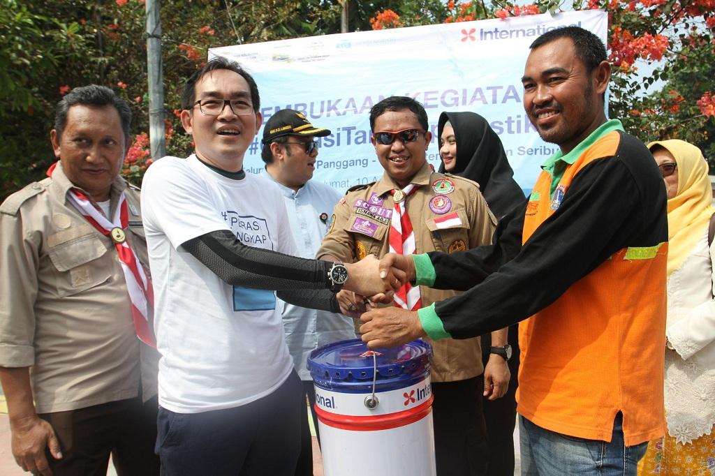 Pembersihan Sampah Plastik