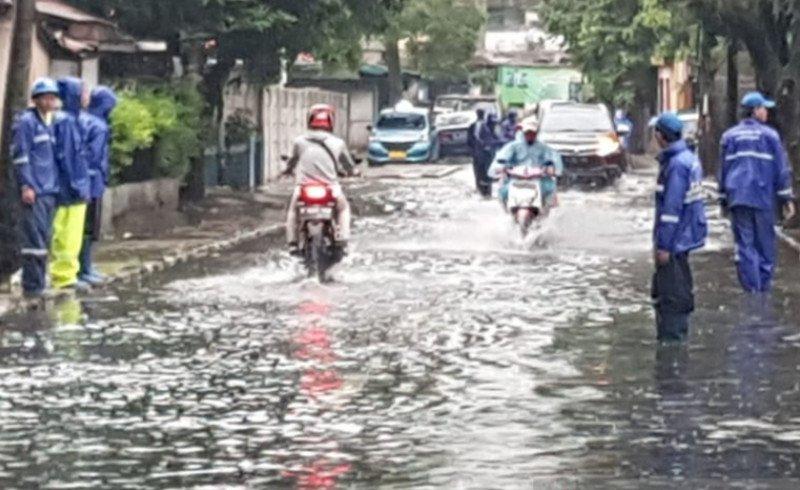 Tujuh RT dan 15 Jalan Tergenang Air hingga 45 Cm