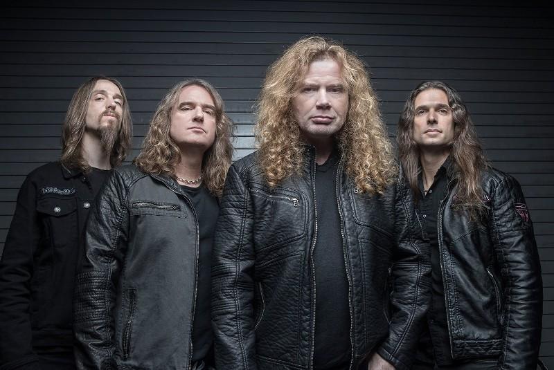 Megadeth Lelang Gitar untuk Korban Gempa Palu