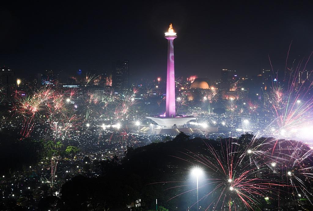 KEMBANG API PERGANTIAN TAHUN