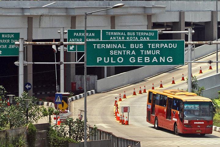 Menhub Ancam Ambil Alih Terminal Pulo Gebang