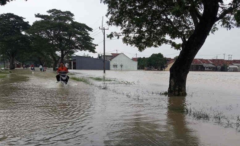 Jalur Arjawinangun ke Panguragan Cirebon Terendam Banjir